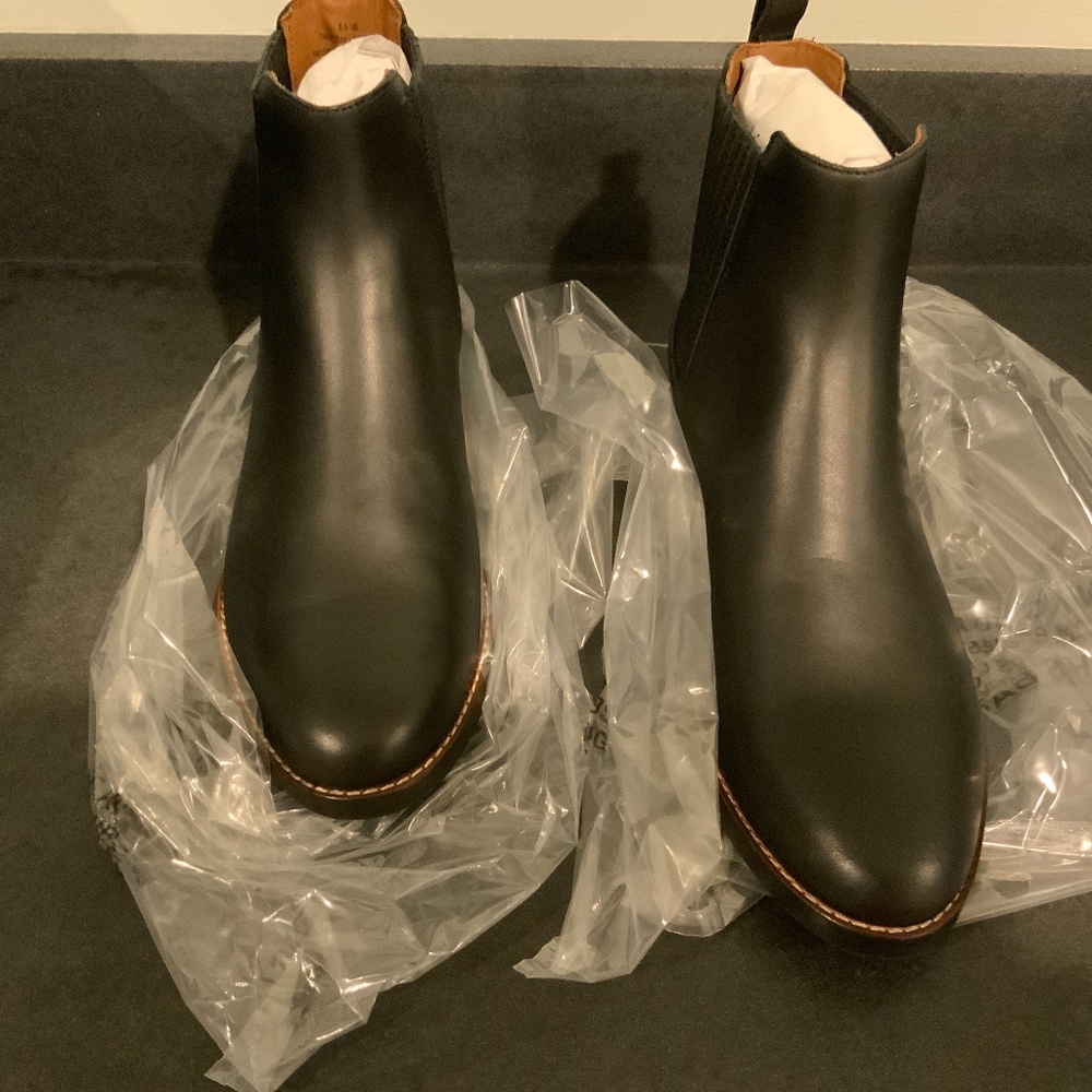 Women’s Black Thursday Boots Size 8.5